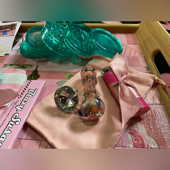 When A Woman Smokes Travel Kit 💨 - Picture 4 of 11